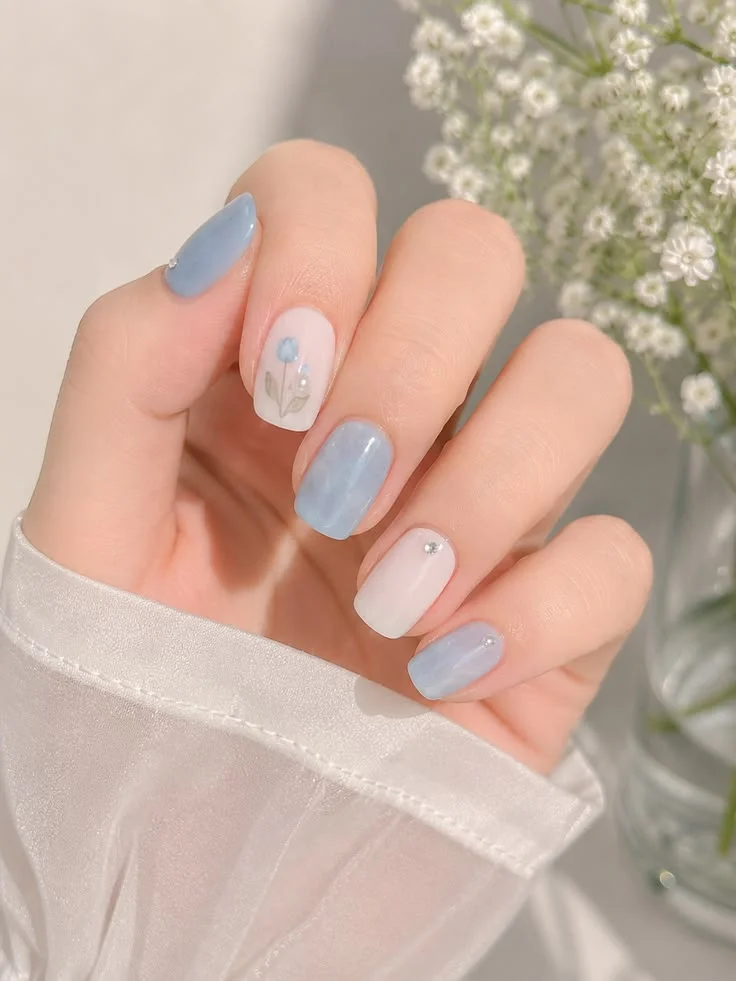 mẫu móng tay đẹp nhẹ nhàng