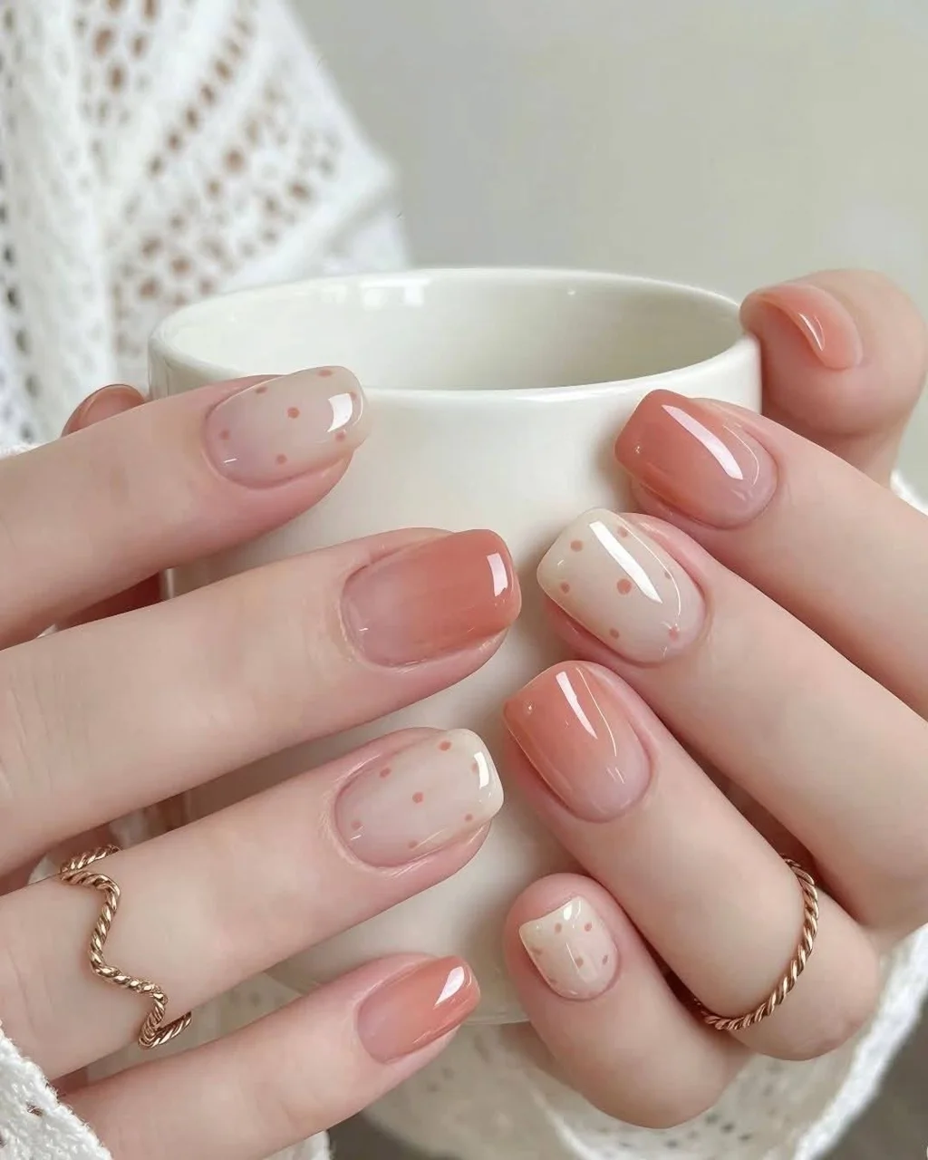 mẫu móng tay đẹp nhẹ nhàng
